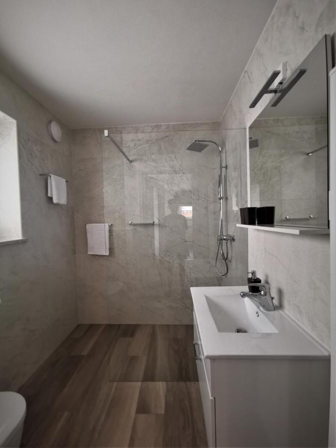 Yellow Dreamhouse Postojna Εξωτερικό φωτογραφία
