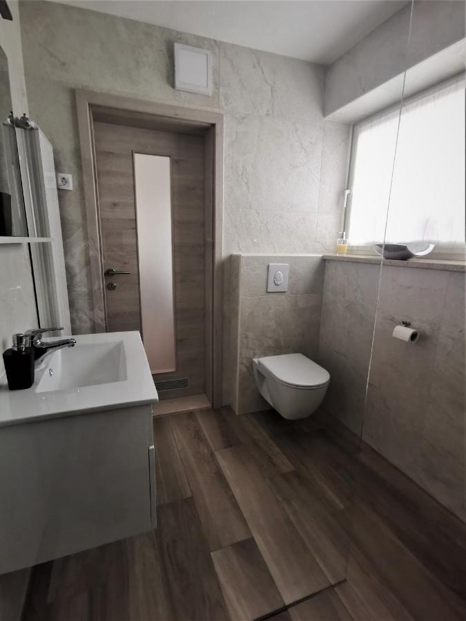 Yellow Dreamhouse Postojna Εξωτερικό φωτογραφία