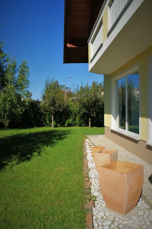 Yellow Dreamhouse Postojna Εξωτερικό φωτογραφία
