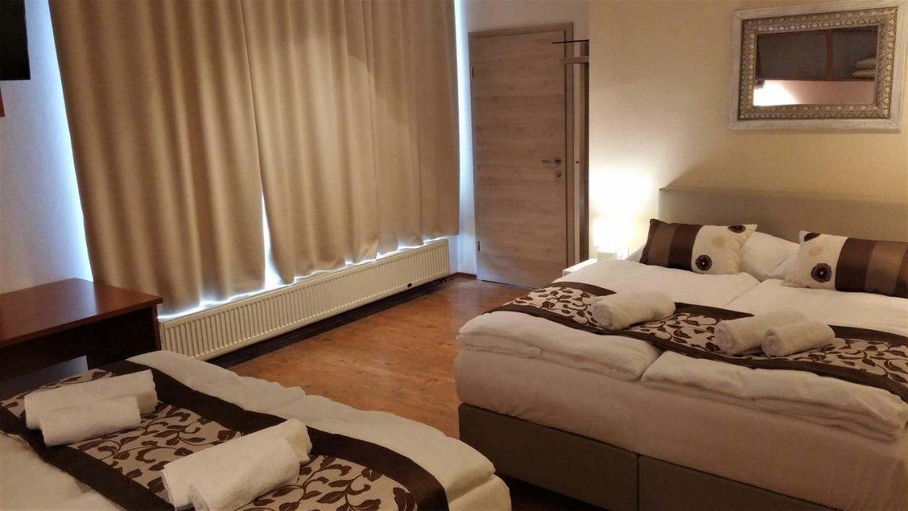 Yellow Dreamhouse Postojna Εξωτερικό φωτογραφία