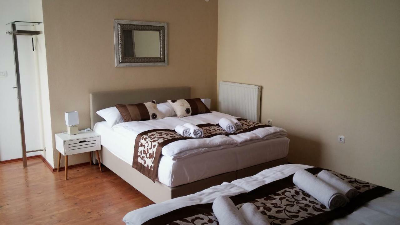 Yellow Dreamhouse Postojna Εξωτερικό φωτογραφία