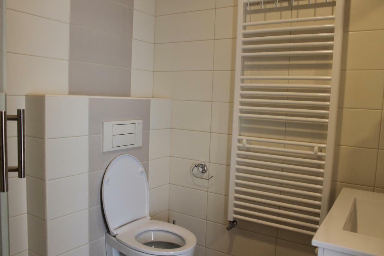 Yellow Dreamhouse Postojna Εξωτερικό φωτογραφία